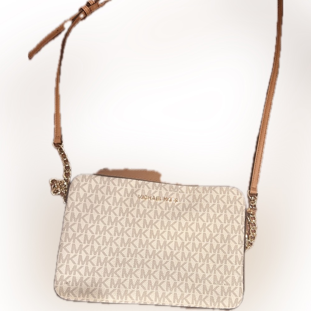 Michael Kors Beige and white Crossbody or shoulder bag purse with gold chain - Picture 2 of 7